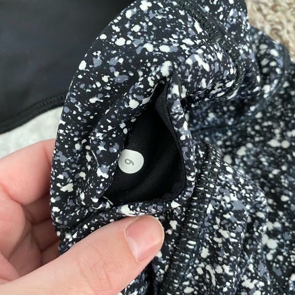 Lululemon Crop Mesh Leggings - Picture 4 of 5